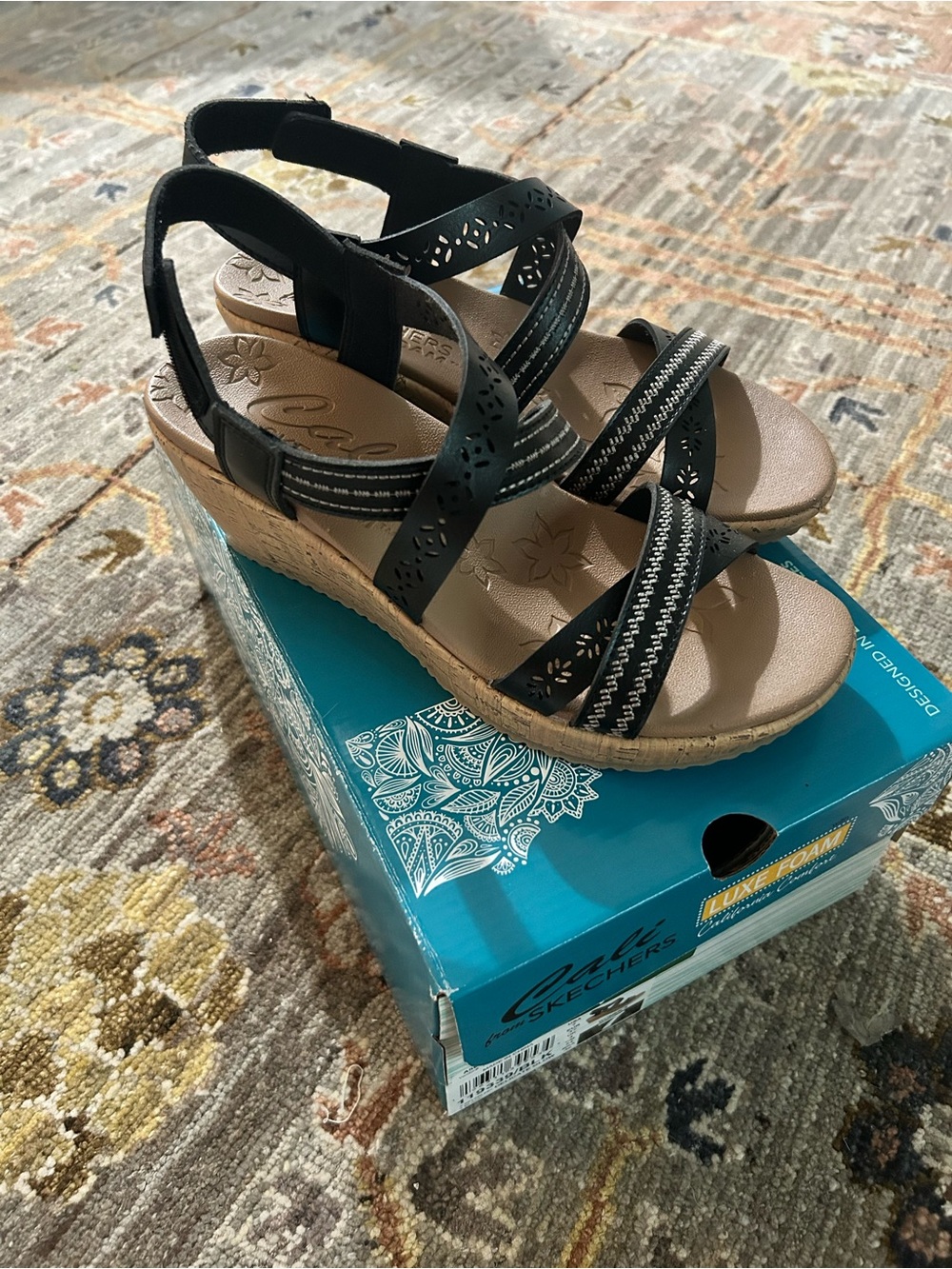NIB Skechers Beverlee Vegan Women's Black Sandals - Strappy Design Size 7